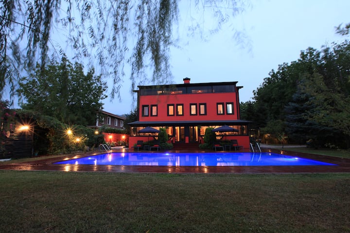 The Red Witch Boutique Hotel - Kocaeli