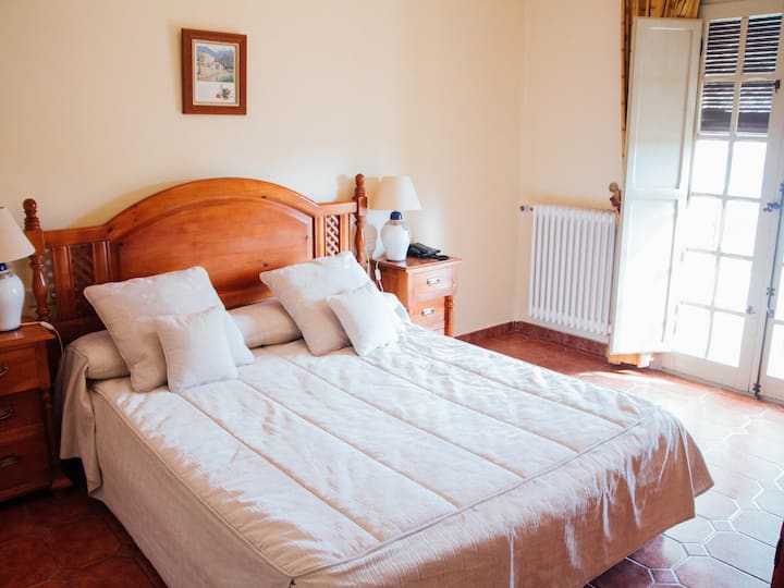 Hotel Finca Las Beatas-habitación Individual - Villahermosa, Spain