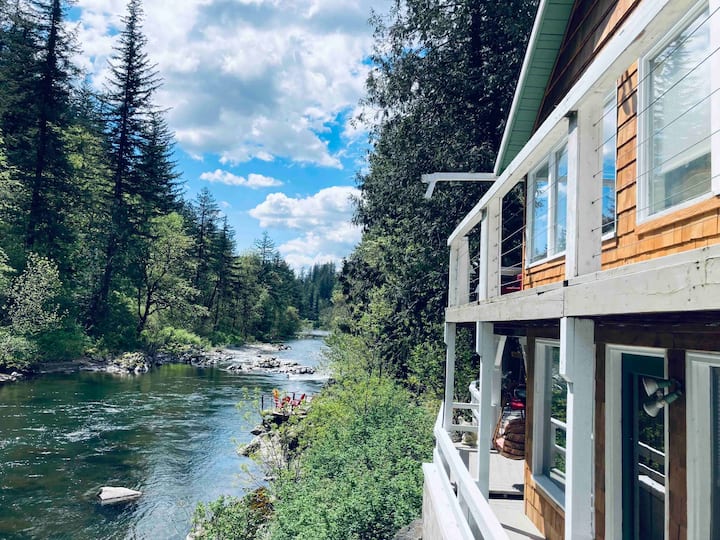 2 Riverfront Cabins And Starlink. - Washougal
