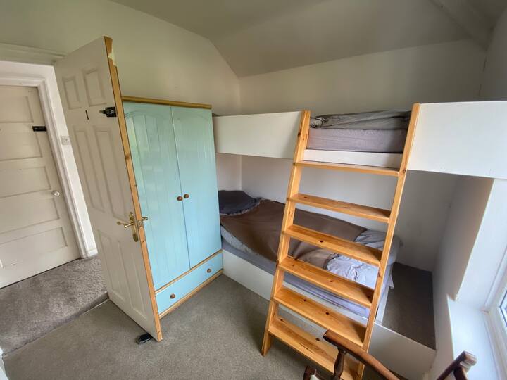 1 Room W/bunkbeds In Shared House. Free Parking - Exeter