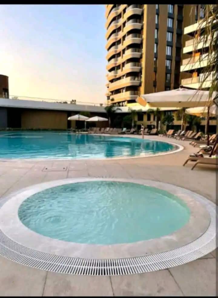 Manzaralı Havuzlu Lux Ve Modern Rezidans - Karşıyaka