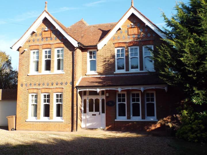 Baldock Home With A View - Shared Or Private - Bedfordshire