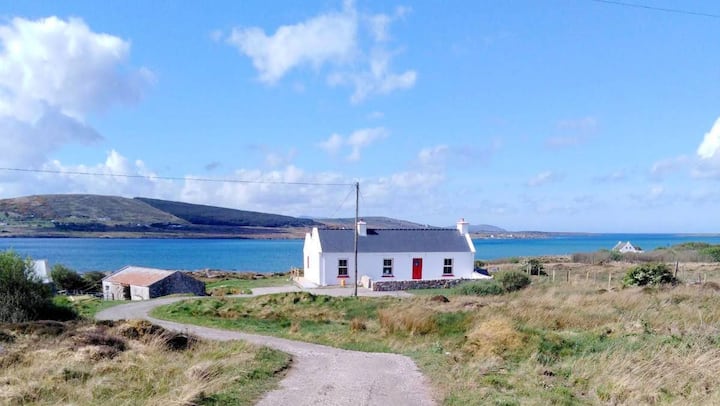 The Oyster House, A Little Paradise By The Sea - Portnoo