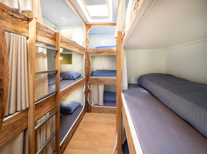 Extraordinary Sleep-accommodation With 18 Beds! - Weggis