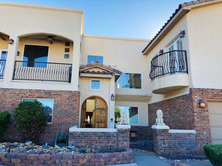 Ne Heights Luxury Abq Home With Private Studio Apt - Albuquerque, NM