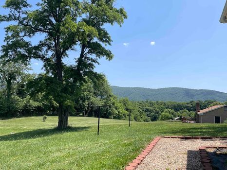 Vacation rentals & Airbnbs in Blue Ridge, VA cozycozy