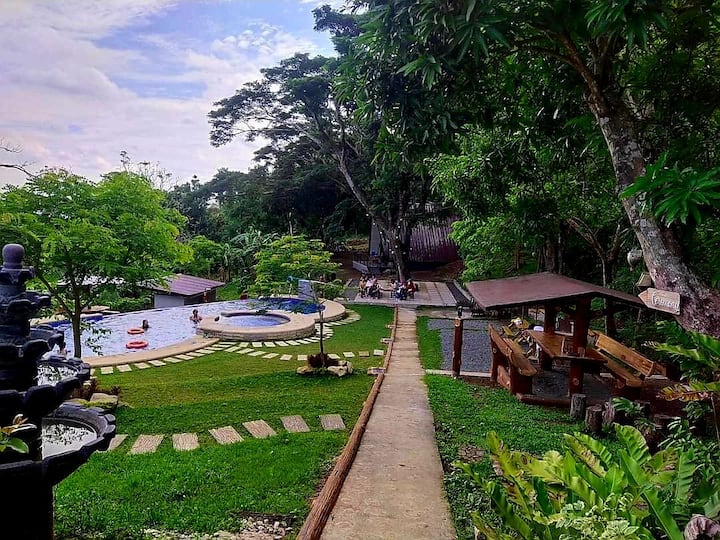 Cabin And 2 Rooms At Batangas Mountain Resort - Batangas