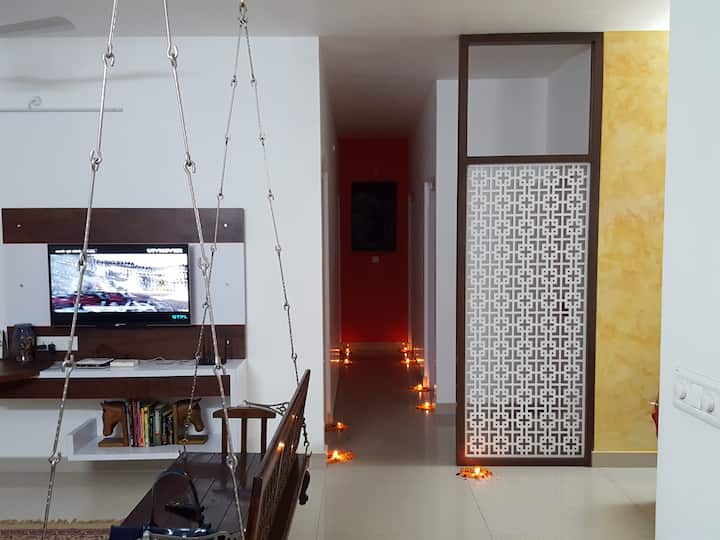 Private Room 3 With Cosy Ambience And Amenities - Ahmedabad