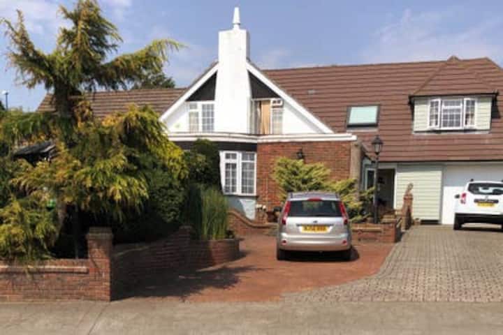 Family Room In Quiet Seaside Location - Selsey