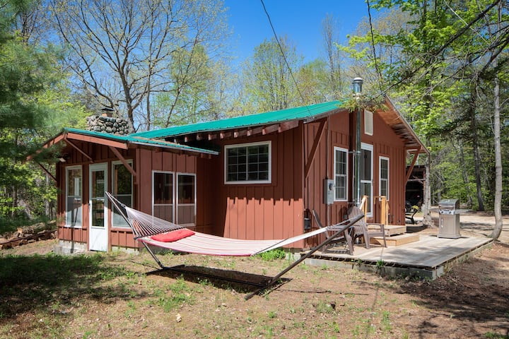 Hideaway Next To The Woods & 5 Min Walk To Town! - Conway