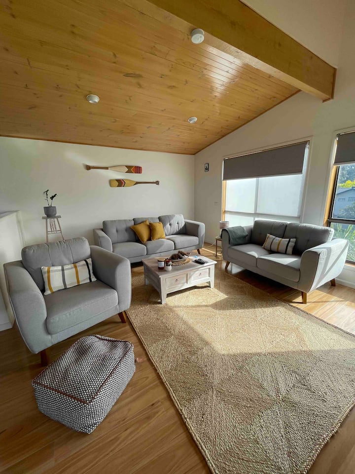 Comfy, Bright Beach House - Moruya