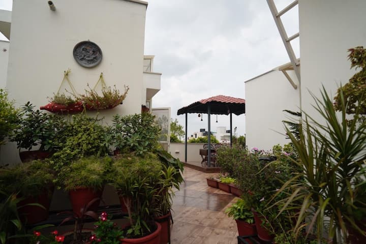 Terrace Room Wt Gazebo @ Green Park Hauz Khaz Vill - 뉴델리