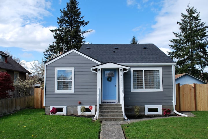 Gorgeous 3 Bedroom Close To Ups & Downtown Tacoma! - Steilacoom, WA