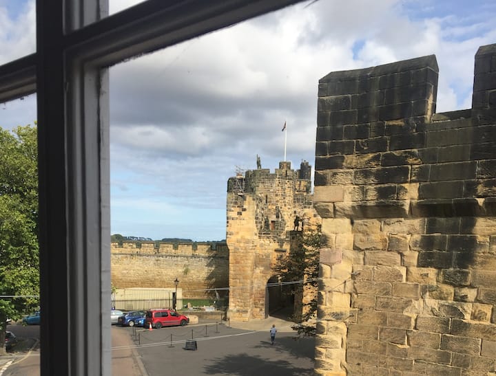 Castle Retreat, Luxury 1-bed Apartment Right Opposite Alnwick Castle - Alnwick Castle