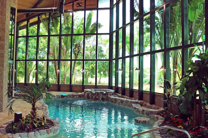 Spotlessly Clean Golf Course Villa Indoor Pool - Burnt Store Marina