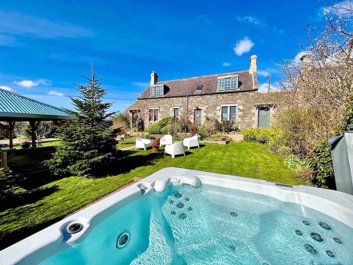 Copper Nut Cottage & Hot Tub - St. Abbs