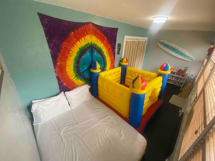 Clean Private Room Near Uf & Hospital - Play Room - Gainesville, FL