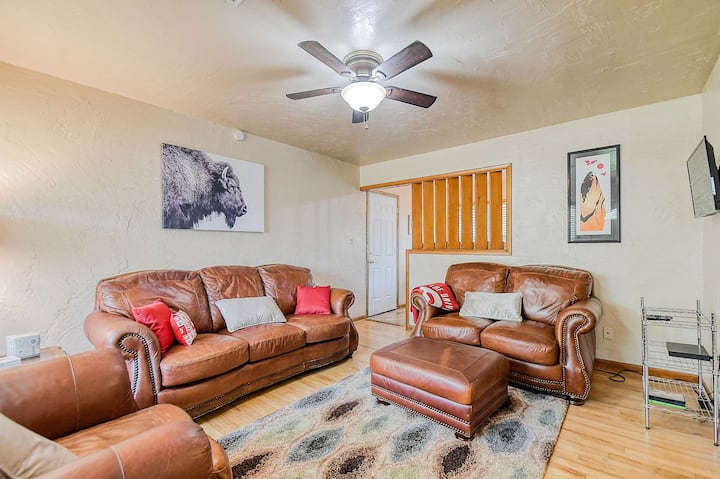 Oklahoma Themed 3 Bed With Lots Of Parking!   Short Or Extended Stay! - Norman, OK