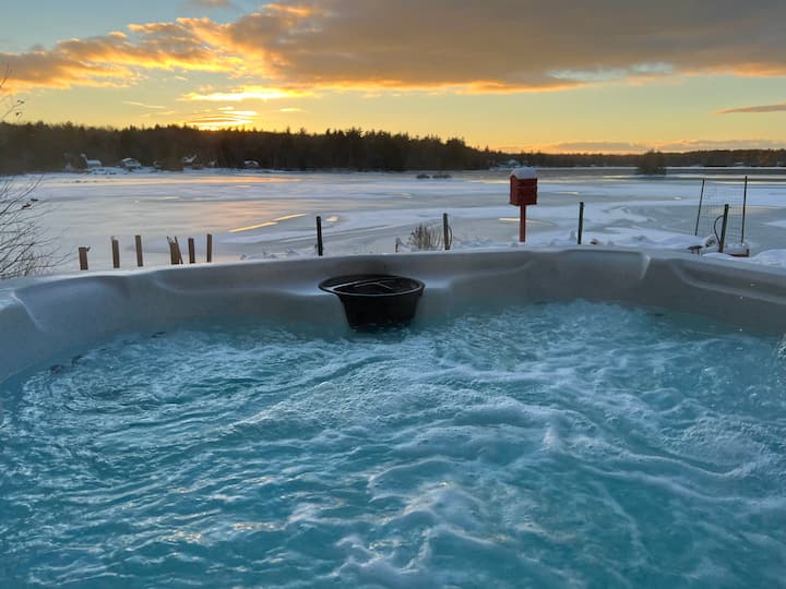 ☀ Fox & Loon Lake House: Hot Tub/pedal Boat/kayaks - New Hampshire