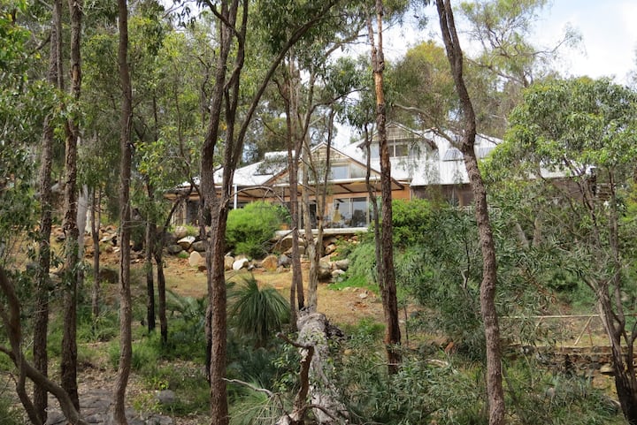 Surrounded By Nature Close To Town - Kalamunda