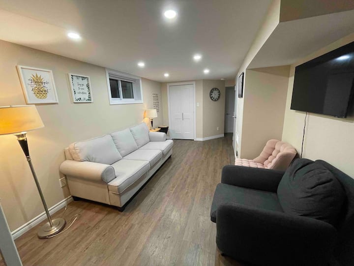 Comfy & Cozy Minimalist 2 Bedroom Apartment - Brantford