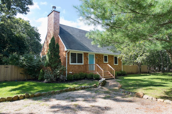 Renovated 4 Bedroom W/ Saltwater Pool & Fireplace! - Amagansett, NY