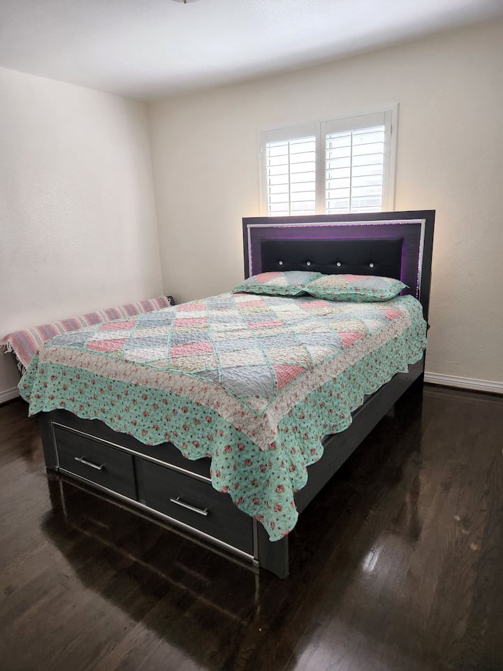 Clean Bedroom (Southgate) - Downey, CA