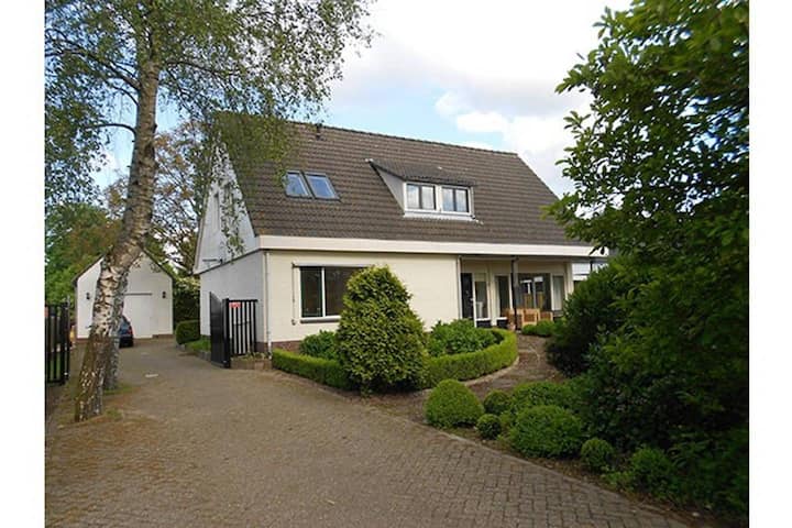 Private Spacious Room In Mierlo - Someren