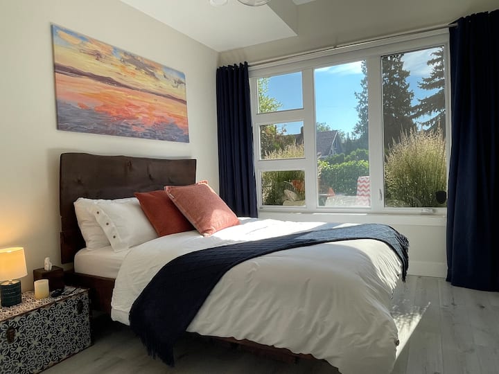 Private And Unique B&b In Downtown Kelowna - 基洛納