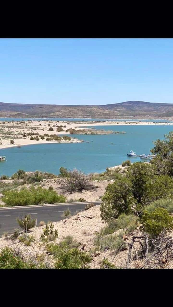 Lake View Getaway - Mins From Lake/boat Launch - Elephant Butte Lake State Park, Elephant Butte
