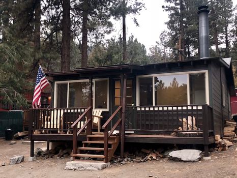 Best affordable cabins in Wrightwood, CA with cozycozy