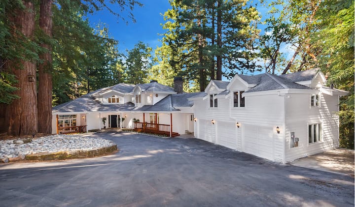 Stay Nestled In Ancient Redwoods In Silicon Valley - Woodside