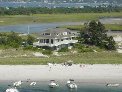 Looking for a vacation rental in Ipswich, MA? Try cozycozy