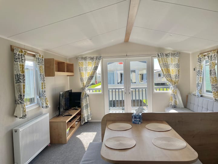 New Three-bed Caravan In Naze Marine Beach Resort - Walton-on-the-Naze