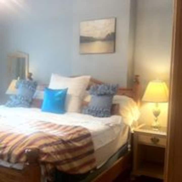 Heritage Studio With King Size Bed,  St Catharines - Saint Catharines