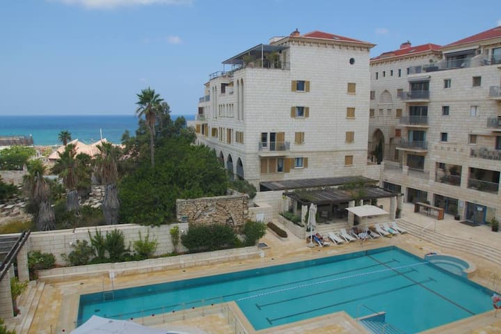 Andromeda Hill Apartments & Spa - Tel Aviv