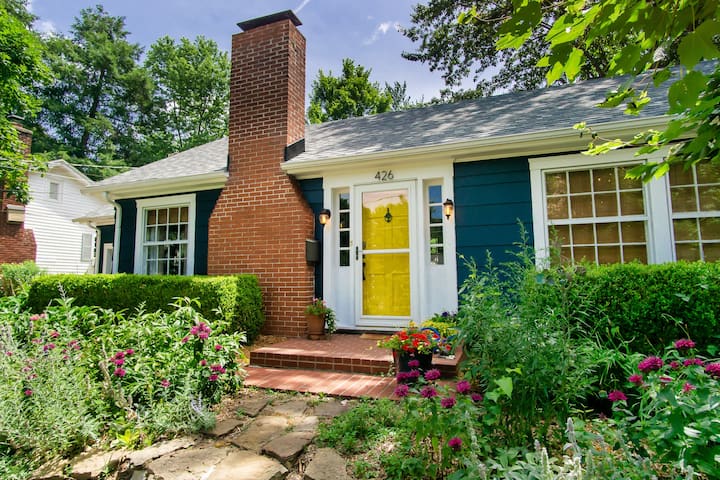 Charming Artsy Cottage, Quiet St., Near Downtown - Dickerson Park Zoo, Springfield