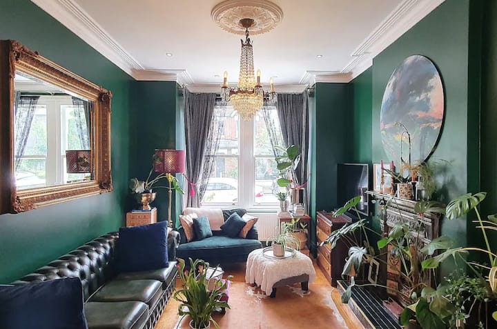 Elegant 3 Bedroom Home In West Ealing | Smarthost - ロンドン
