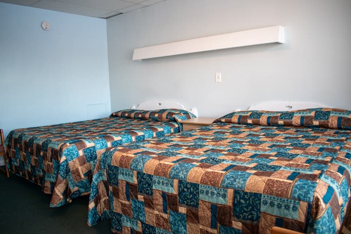 Private Room With 2 Queen Bed - Cornwall, Kanada