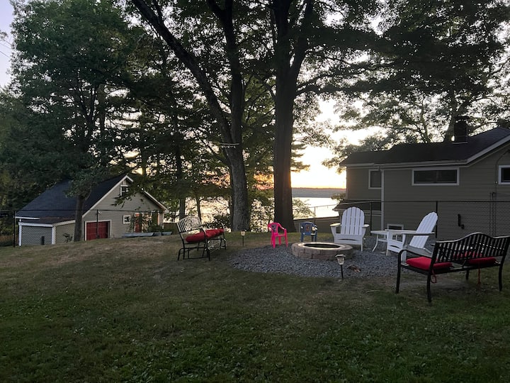 Lakeside Bliss: Charming Cottage (No Lake Access) - Rock Hill, NY