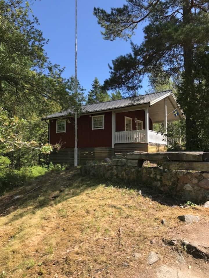 Cozy Well Equipped Cottage Close To Forest & Sea - Stockholms län