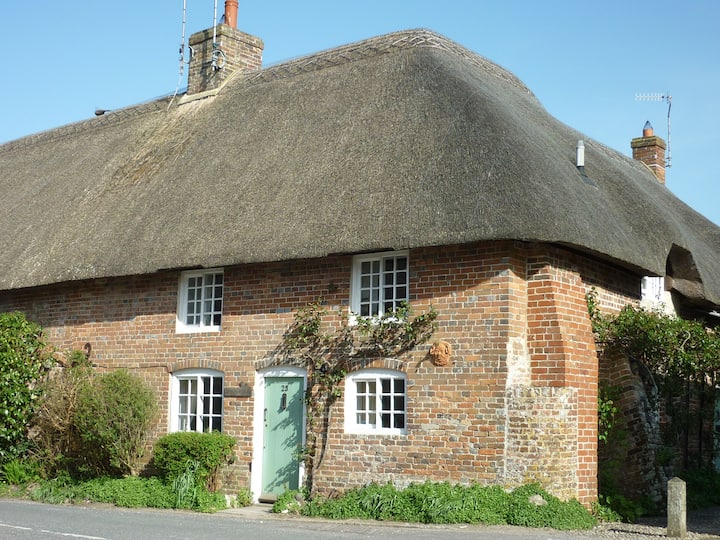 Cosy Thatched Cottage Minutes From The Sea, Nestled In Gentle Rural Countryside - West Lulworth