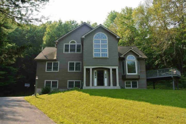 Private Country Home Near Rhinebeck - Dutchess County, NY