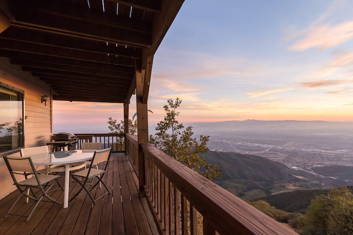 Mountain Ridgeline Home With Incredible Views!!! - Glen Helen Regional Park, San Bernardino