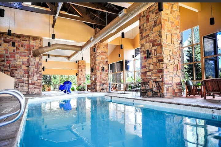 Condo Up In Mountains W/ Pool/jacuzzi/gym - Utah