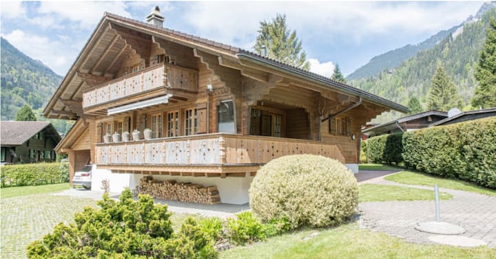 Charming Chalet With Gorgeous View - Lauterbrunnen