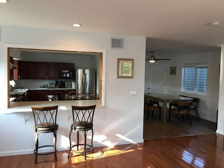 Spacious Family House With 6 Bdrms/5 Btrms  To Beach/board Walk. - Toms River