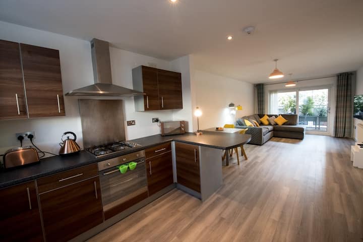 Modern City Centre Apartment With Free Parking - Dundee, UK