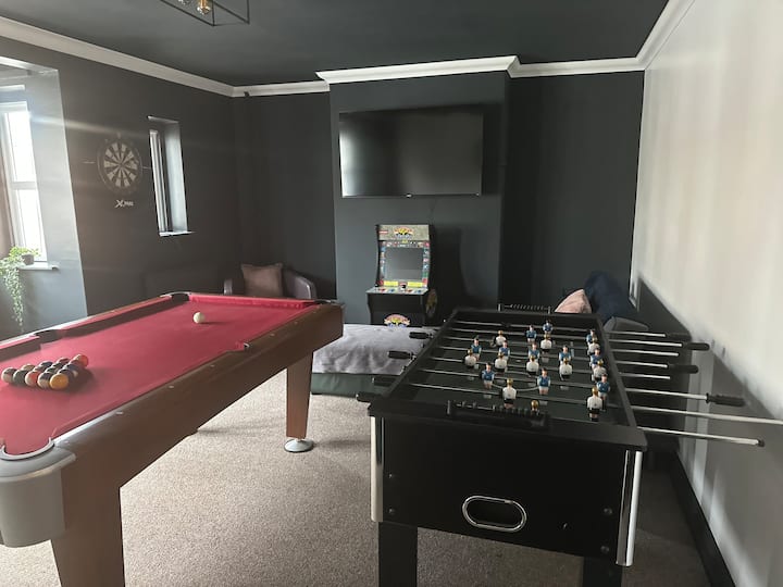 Apartment 20+ Guests With Games Room+hot Tub - Cardiff