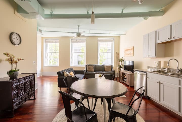 Sunny Fq Cbd Condo For Work Or Play Walk To Sights - Audubon Zoo, New Orleans